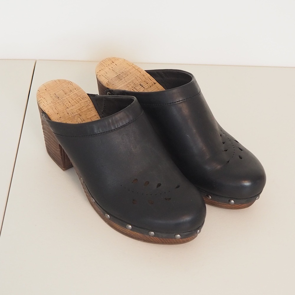 Korks by Kork-Ease Brandi Studded Leather Clog Women's Sz 9 Wood Grain Heel Boho